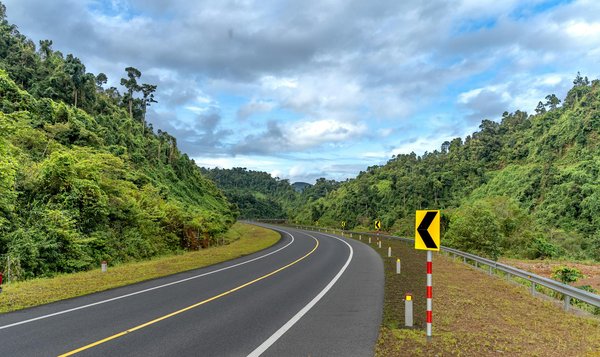 Comment les systèmes de surveillance de la qualité de l'air extérieur influencent-ils la sécurité des passagers en milieu urbain?